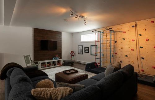Saint-Faustin-Lac-Carre House | Pool - Kid Game Room - HotTub