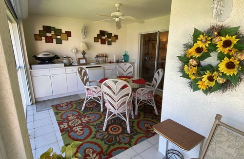 Naples Condo | Pool Lovers 3 Bedroom Condo