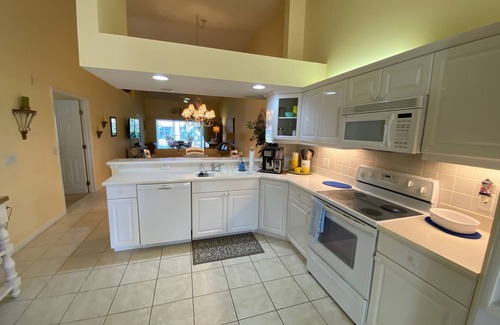 Naples Condo | Pool Lovers 3 Bedroom Condo