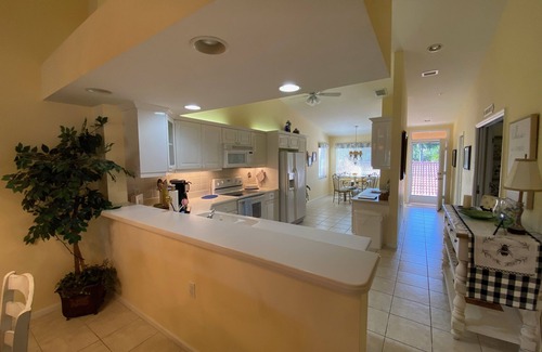 Naples Condo | Pool Lovers 3 Bedroom Condo