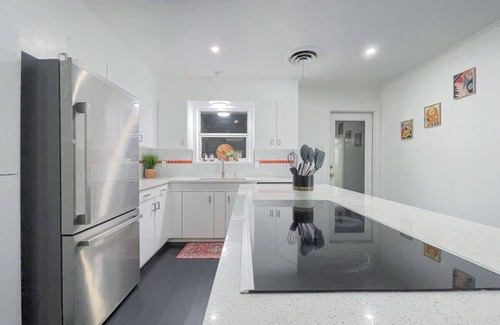 Wetmore House | Pool! Mins to Downtown & Alamo - Casa Relajante