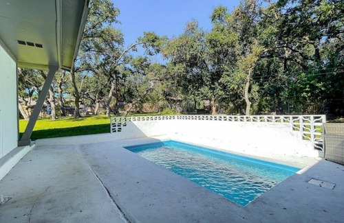 Wetmore House | Pool! Mins to Downtown & Alamo - Casa Relajante