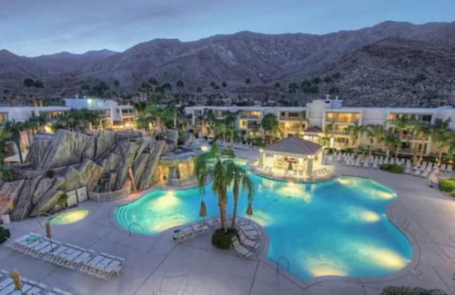 Canyon Corridor Condo | #POOL PARADISE! STUDIO for 4! WATERFALLS/POOL BAR!
