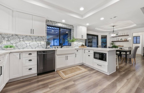 Vista Villa | Pool, pickleball, basketball, arcade game & ping pong- The Vista Hilltop Villa - New Listing