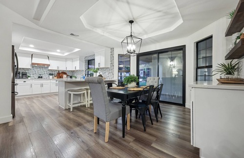 Vista Villa | Pool, pickleball, basketball, arcade game & ping pong- The Vista Hilltop Villa - New Listing