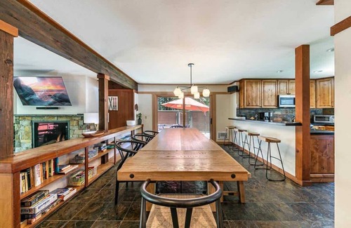 Tahoe Tavern House | Pool|Pier|Beach|Tennis|Pickleball|Walk to Town