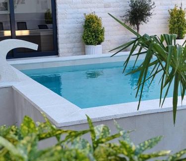 Vrdnik Apartment | POOL RESORT- Vila Lena- Studio 3