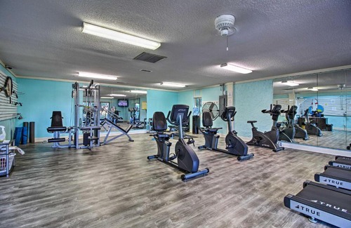 Folly Field Apartment | Pool, Spa and Dining Beach Condo in Hilton Head!