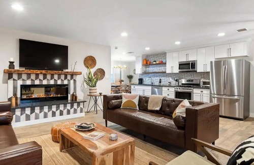 Joshua Tree House | Pool - Spa - Fire pit - Mins to JTNP - Villa Leona