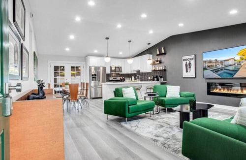 Coachella House | Pool,Spa,Pickleball,Gameroom,Firepit,Full Kitchen.Sleeps 18