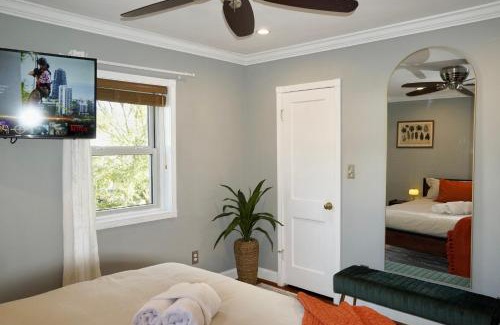 Arlington Heights Villa | Pool Table, Heated Floors, Parking, Mins to DC
