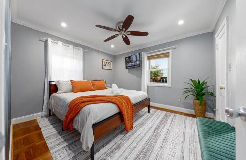 Arlington Heights Villa | Pool Table, Heated Floors, Parking, Mins to DC