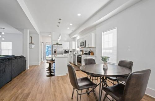 Indianapolis House | Pool table,Hot tub,Fenced yard,Garage Parking