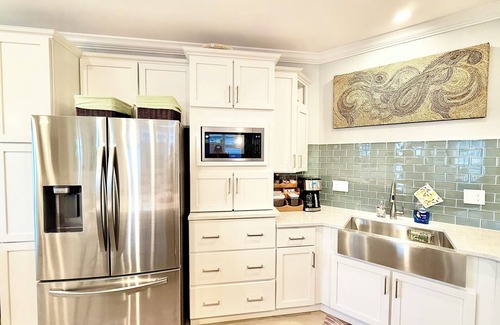 Marblehead House | Pool View Home W/Porch Clubhouse Sauna Lake Erie!