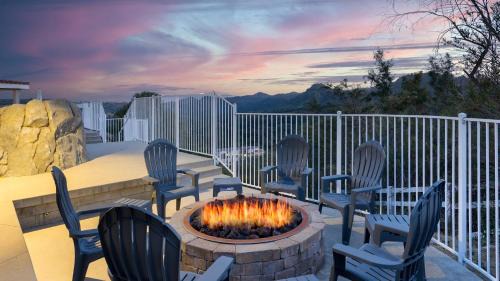 Temecula House | Pool Views Hot Tub Fire Pit Arcade Vista Clara by AvantStay