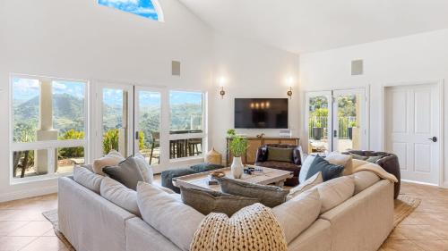 Temecula House | Pool Views Hot Tub Fire Pit Arcade Vista Clara by AvantStay