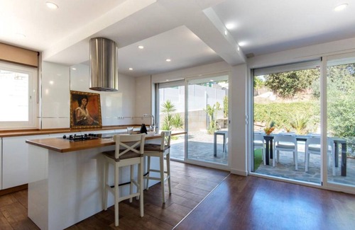 Torre de Benagalbon House | Pool Villa & Beach House