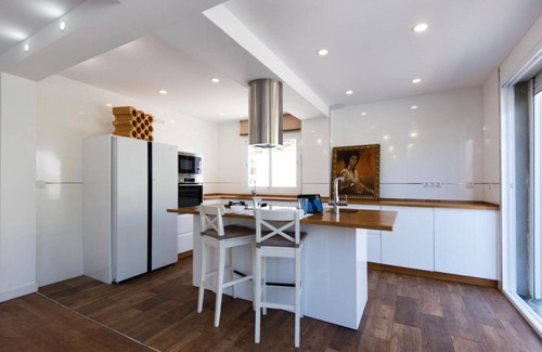 Torre de Benagalbon House | Pool Villa & Beach House