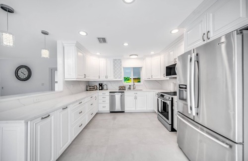 Coral Ridge Isles House | Pool+Waterfront! Close To Beach & Restaurants!