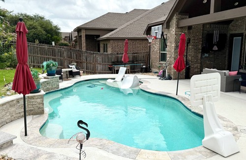 San Antonio House | Poolside Home in delightful San Antonio