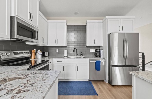 Kimberling City Apartment | Poolside Lake Retreat | Dock & 2 Living Spaces