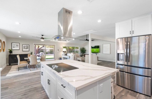 Paradise Valley Village House | Poolside Palms-PickleBall/BBall/Pool/Firepit/Golf