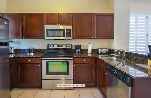 Marathon Hotel | Poolside Relaxation and Private Kitchen Amenities for the Perfect Stay!