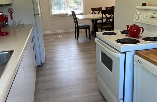 Fenelon Falls Cottage | Poplar Place by the Lake