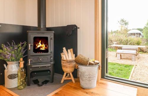Redmile House | Poppie's Shepherds Hut at Shepherds Lodge Retreat and Wellness