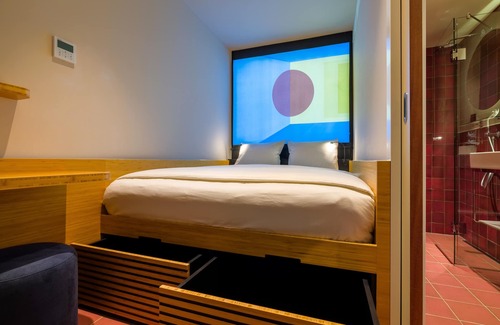 Amsterdam North Hotel | Poppies