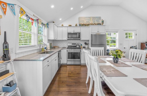 Popponesset House | Popponesset-3 bedrooms, 2 baths, sleeps 6, w/cental A/C