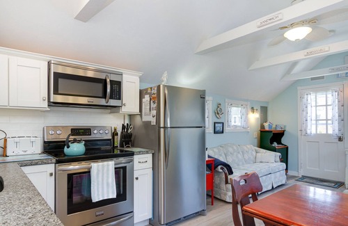 Popponesset Cottage | Popponesset-Beach Cottage, 2 bedrooms, 1.5 baths, Sleeps 4, outdoor shower