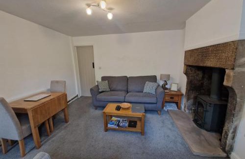 Matlock House | Poppy Cottage