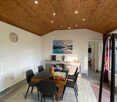 Newark upon Trent House | POPPY LUXURY LODGE Sleeps 8 at Fairview farm Ravenshead Nottingham Near Sherwood Forest, Dog Friendly, Farm Stay Great for Wedding Groups,Families,Hen Do,Friends Gathering,Amazing Views