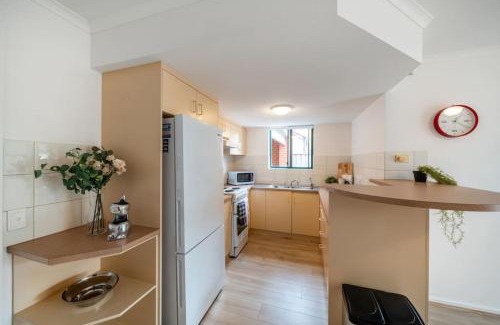 Mile End House | Poppy on the Lane - WiFi CBD