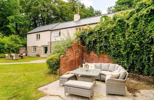 Newton Saint Cyres House | Poppys Cottage