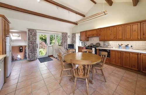 Alston Cottage | Poppythorn Cottage Duplex Free Wi-Fi Hot Tub Nature Retreat Cosy