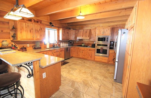 Pagosa Springs Cabin | Popular Log Home. Perfect for Family Getaway! Close to Town. Hot Tub.