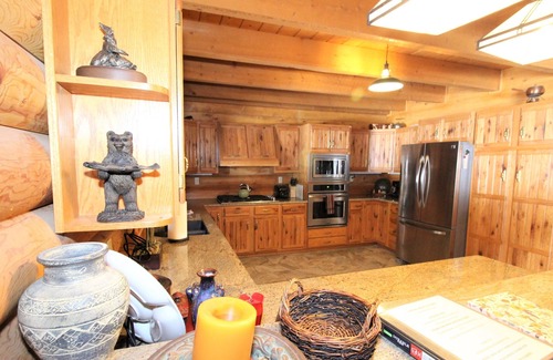 Pagosa Springs Cabin | Popular Log Home. Perfect for Family Getaway! Close to Town. Hot Tub.