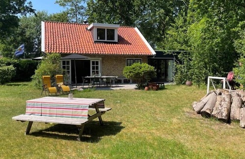 Nieuw-Haamstede House | Populierenlaan 3 holiday villa with privacy quiet and nature