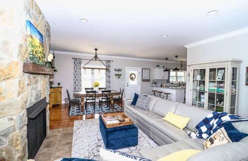 Burks Fork House | Porch n' Pasture Farm - make memories here, by Buffalo Mountain Getaway