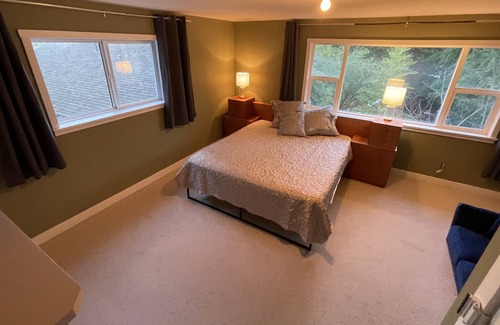 North Saanich Apartment | Porpoise Point: private 2 bedroom mid-century modern suite @ seaside sanctuary