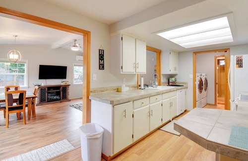 Port Angeles Cottage | Port Angeles Abode w/Yard & Guest House!