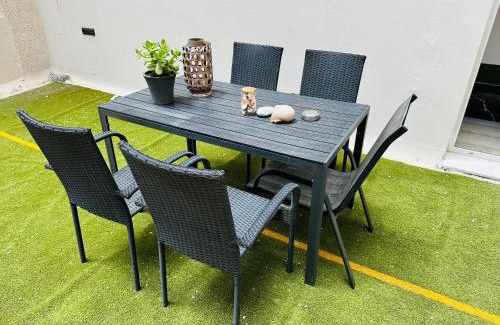 Piraeus Apartment | Port Brown Suite 1