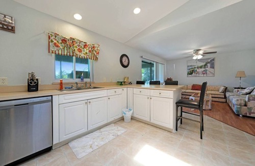 Port Charlotte House | Port Charlotte home, a few minutes to everything