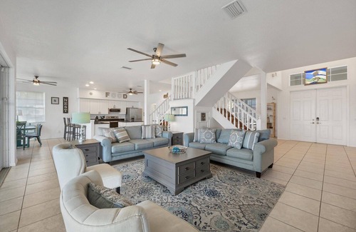 Port Charlotte House | Port Charlotte 4 Bedroom Pool Vacation Home on Canal