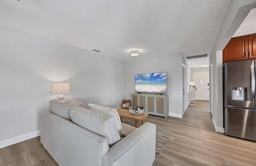 Port Charlotte House | Port Charlotte 3 Bedroom Pool+Spa Vacation Home on Canal