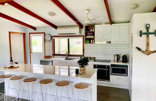 Port Elliot House | Port Elliot Coastal Cottage - 18 Handby Street,Port Elliot, No Linen Included