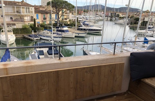 Port Grimaud Apartment | Port Grimaud view on the canals