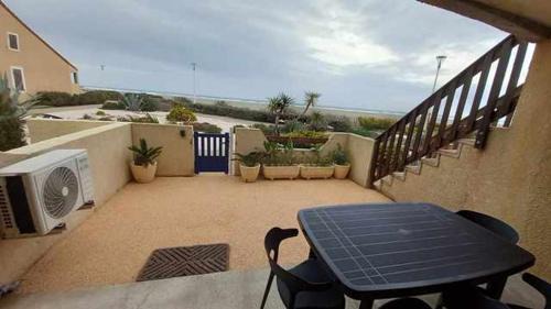 Leucate Apartment | Port Leucate F2 rdc plage 10 mètres, 25 m2, 5 personnes